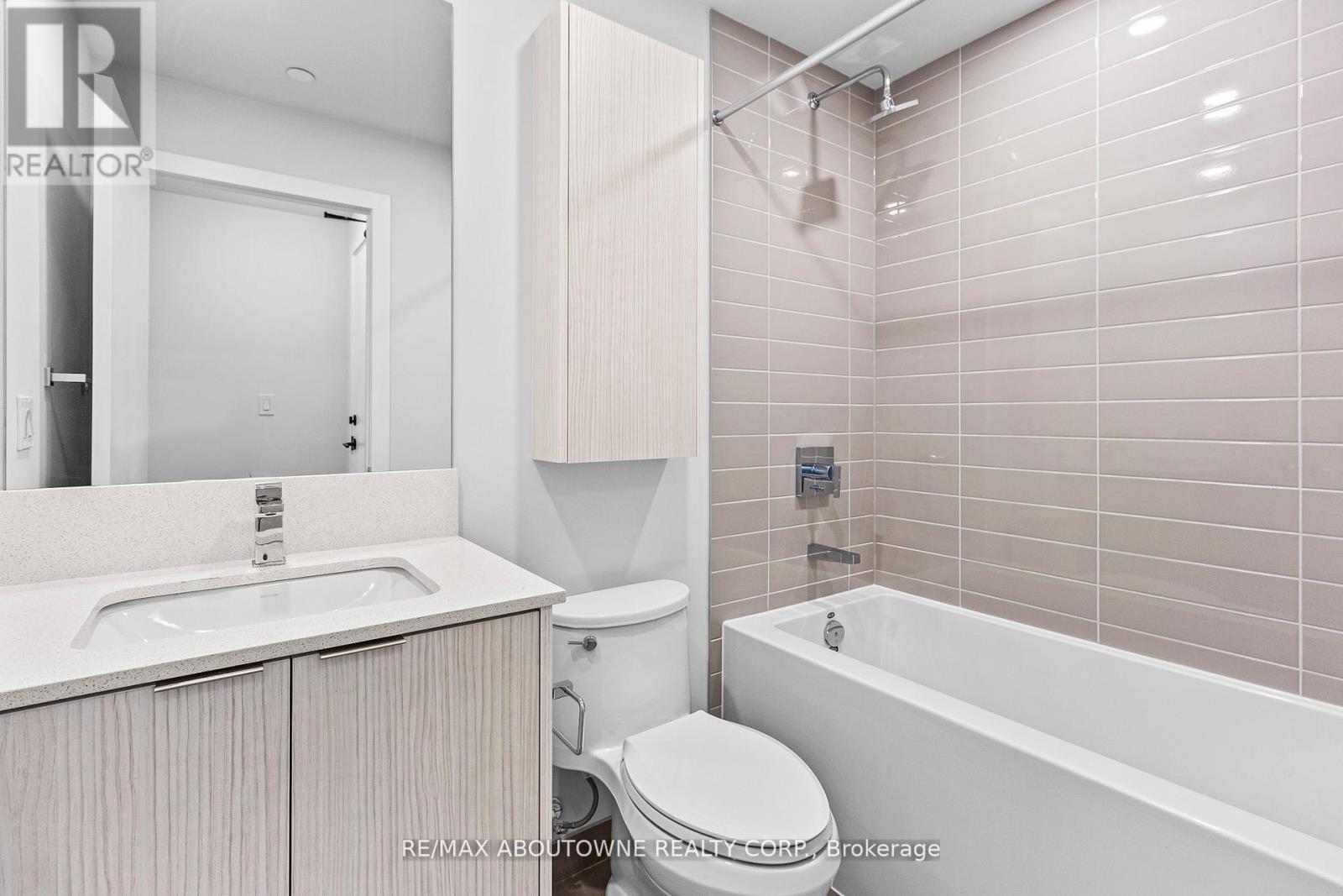 1003 - 430 Square One Drive, Mississauga, Ontario  L5B 0L6 - Photo 14 - W13608236