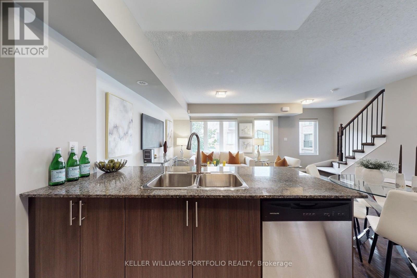 235 - 10 Foundry Avenue, Toronto, Ontario  M6H 0A6 - Photo 11 - W13608284