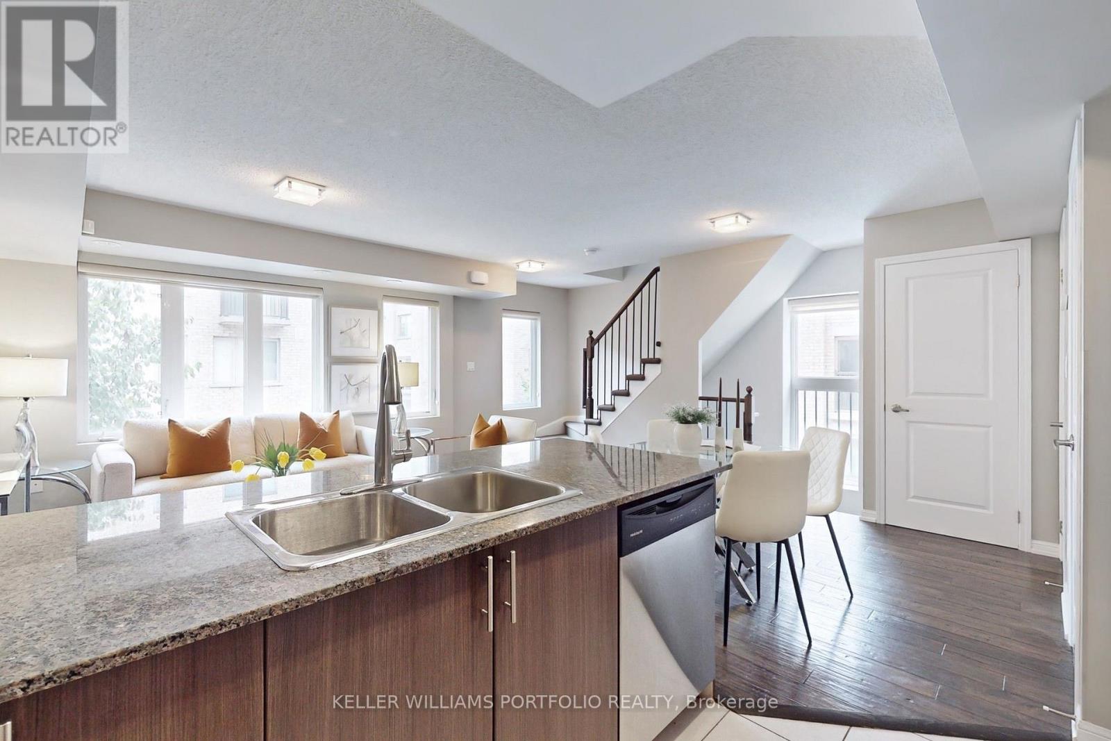 235 - 10 Foundry Avenue, Toronto, Ontario  M6H 0A6 - Photo 8 - W13608284