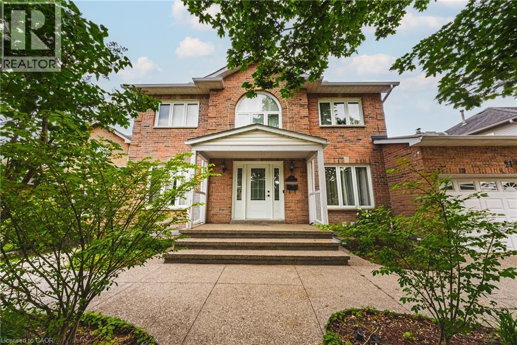 21 MOSS Boulevard, Dundas, Ontario