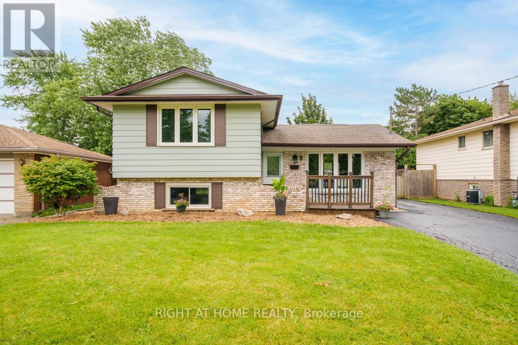 8 ACADIA CRESCENT, St. Catharines, Ontario