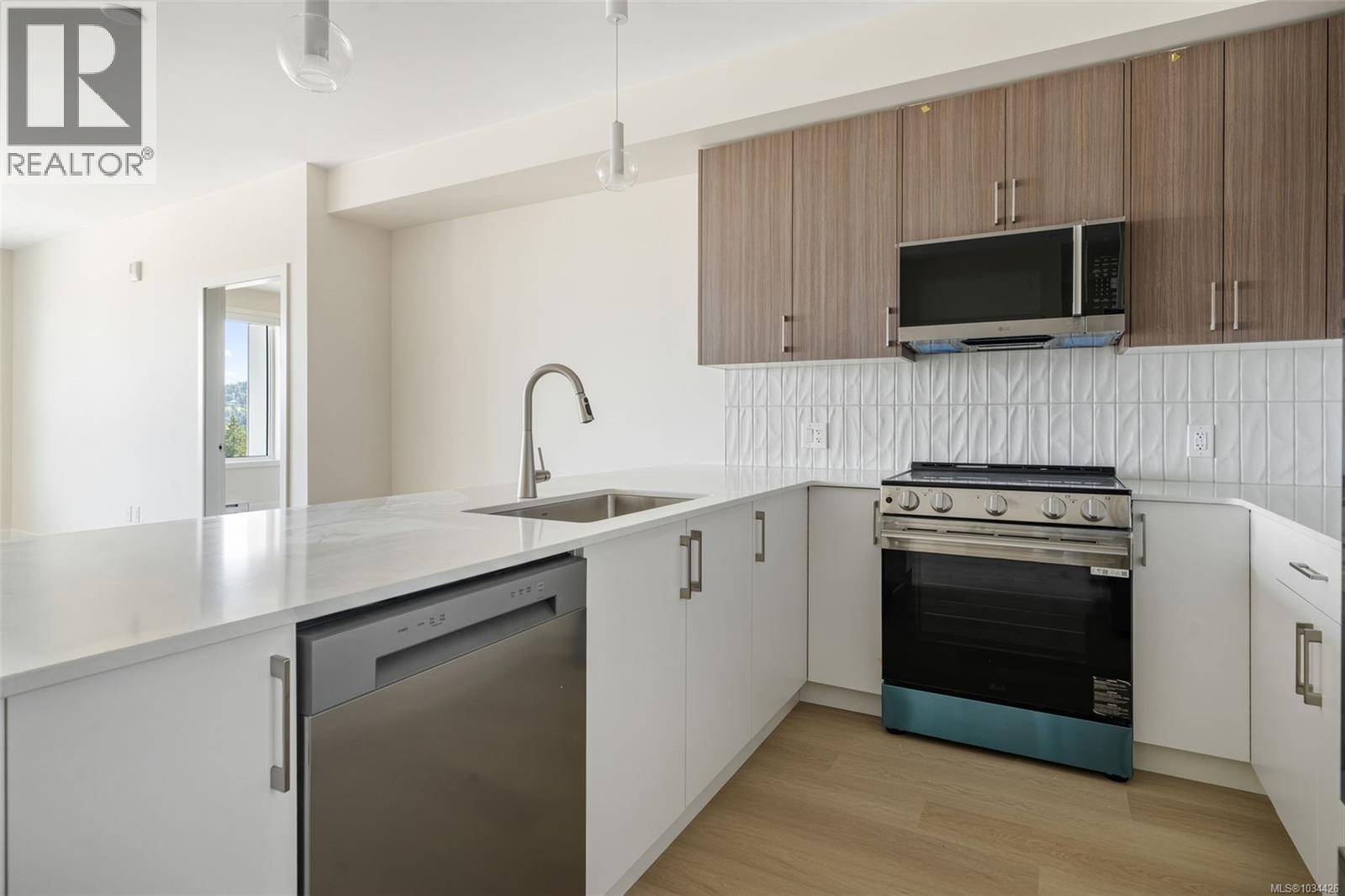 309 777 Station Ave, Langford, British Columbia  V9B 7K5 - Photo 10 - 1034426