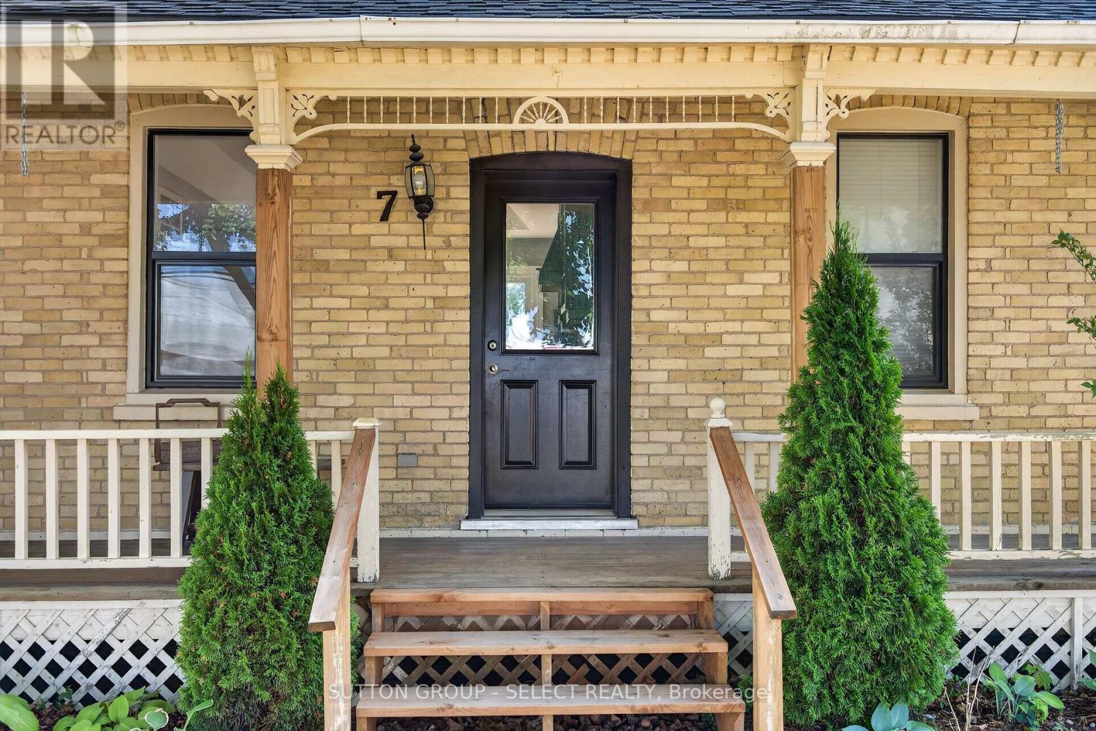 7 Macnabb Street, Lambton Shores, Ontario  N0N 1J0 - Photo 5 - X13608370
