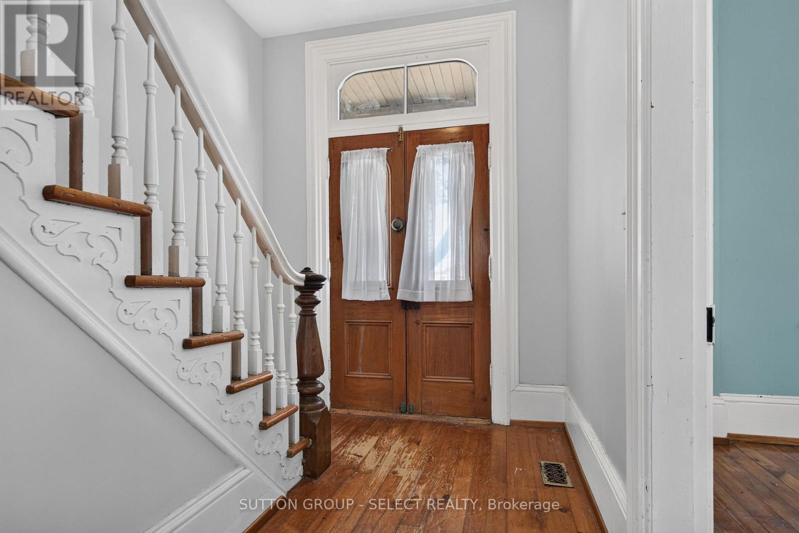 7 Macnabb Street, Lambton Shores, Ontario  N0N 1J0 - Photo 7 - X13608370