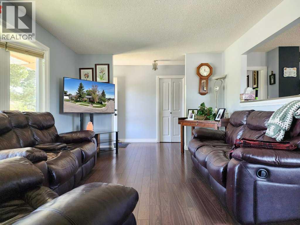 667 21st Street, Fort Macleod, Alberta  T0L 0Z0 - Photo 4 - A2324726