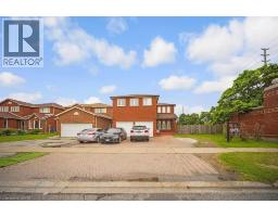 692 HUNTINGTON RIDGE Drive, Mississauga, Ontario