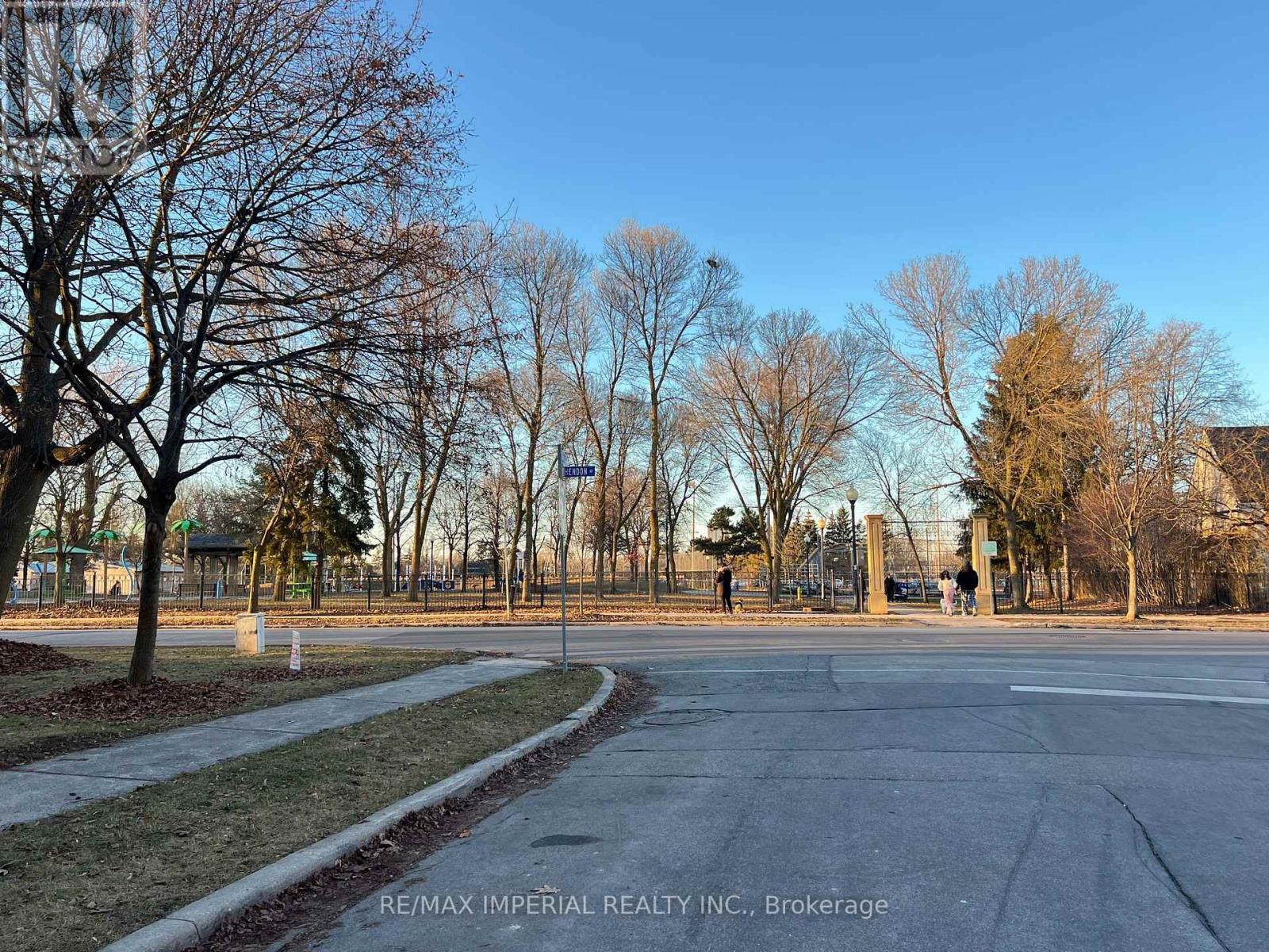 93 - 23 Eldora Avenue, Toronto, Ontario  M2M 1R3 - Photo 10 - C13608478