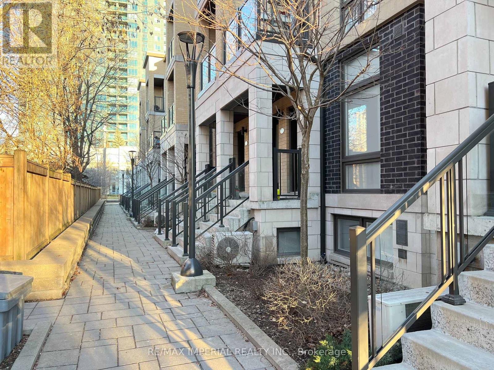 93 - 23 Eldora Avenue, Toronto, Ontario  M2M 1R3 - Photo 8 - C13608478