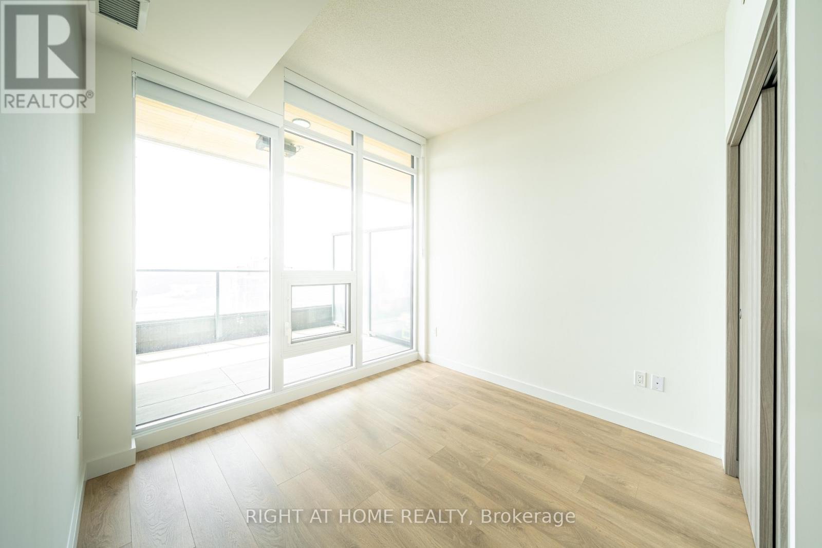 5606 - 1 Concord Cityplace Way, Toronto, Ontario  M5V 0X3 - Photo 13 - C13608492