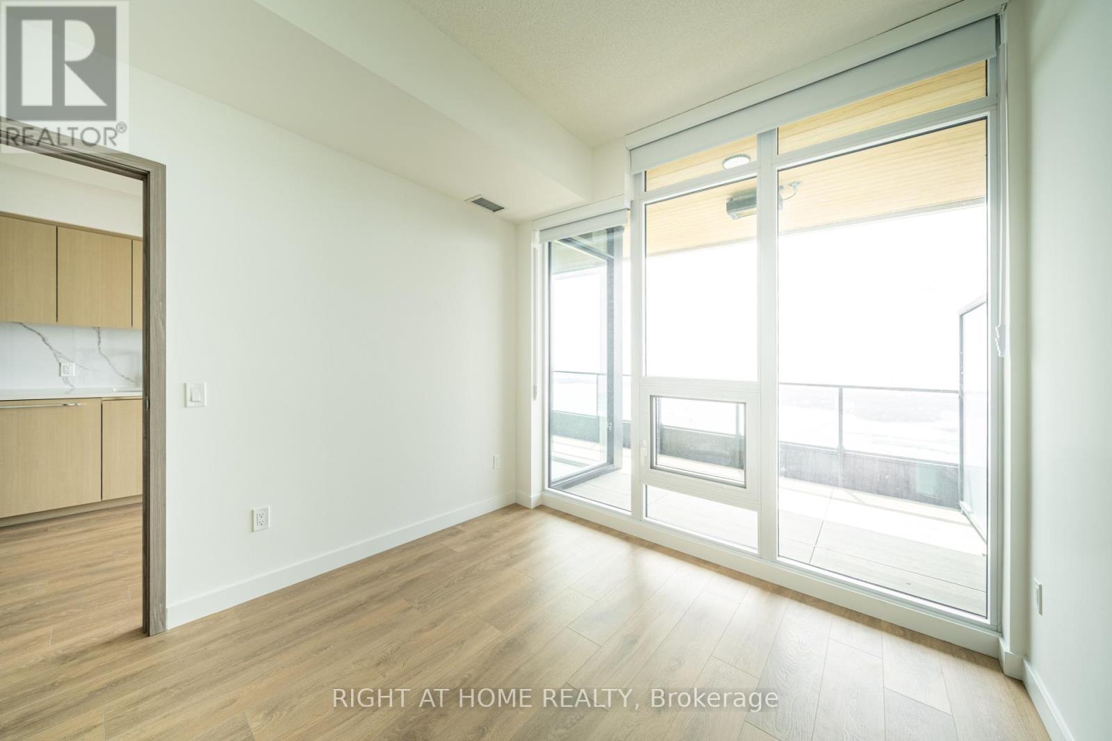 5606 - 1 Concord Cityplace Way, Toronto, Ontario  M5V 0X3 - Photo 14 - C13608492