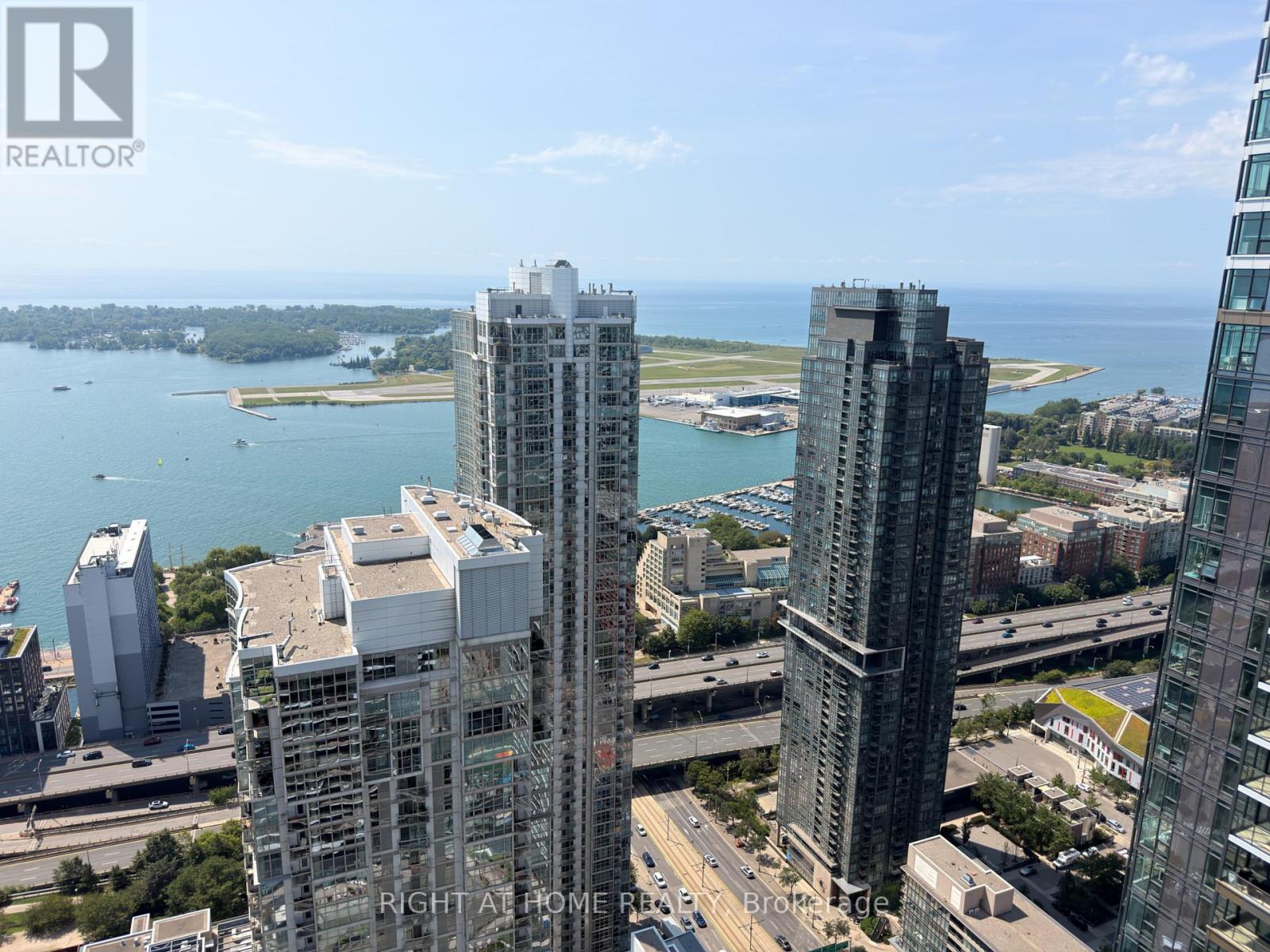 5606 - 1 Concord Cityplace Way, Toronto, Ontario  M5V 0X3 - Photo 23 - C13608492