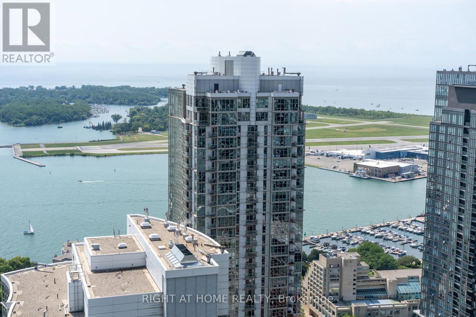 5606 - 1 Concord Cityplace Way, Toronto, Ontario  M5V 0X3 - Photo 24 - C13608492