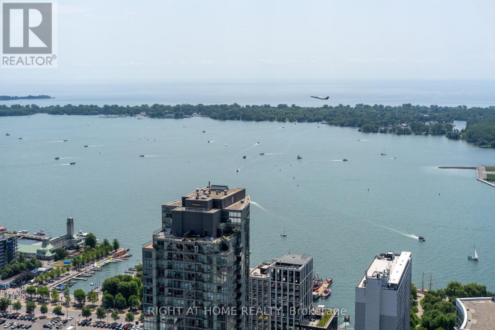 5606 - 1 Concord Cityplace Way, Toronto, Ontario  M5V 0X3 - Photo 25 - C13608492