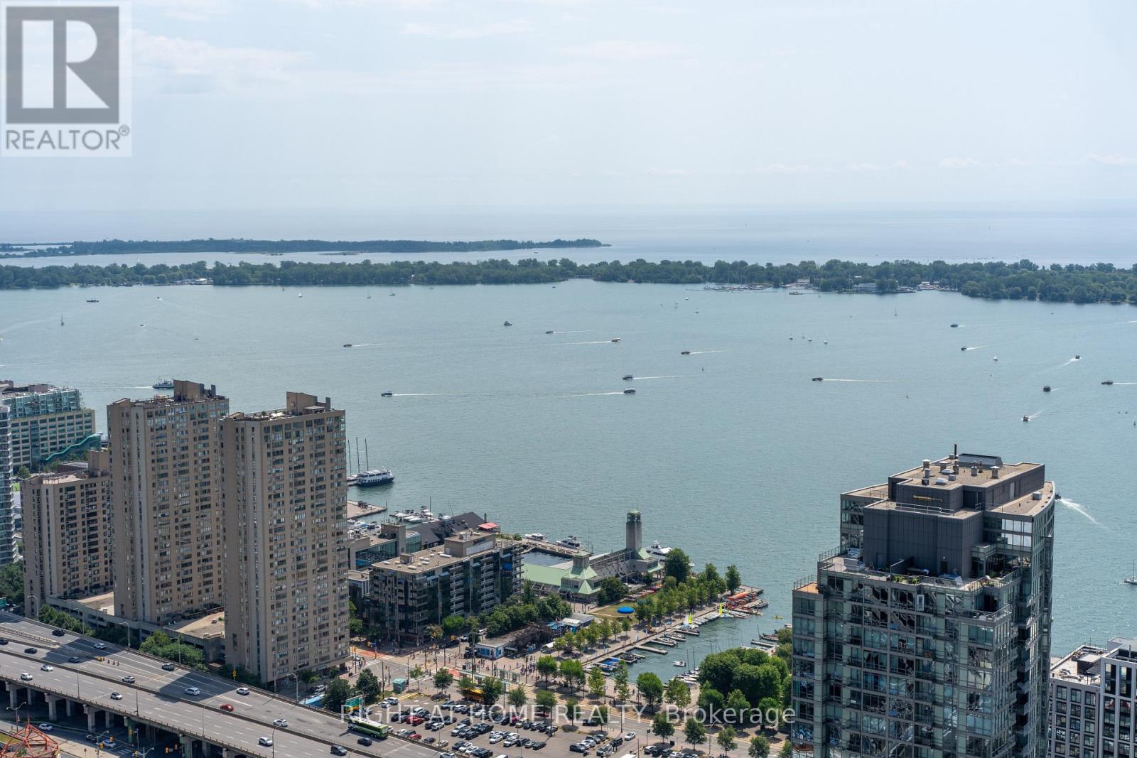 5606 - 1 Concord Cityplace Way, Toronto, Ontario  M5V 0X3 - Photo 27 - C13608492