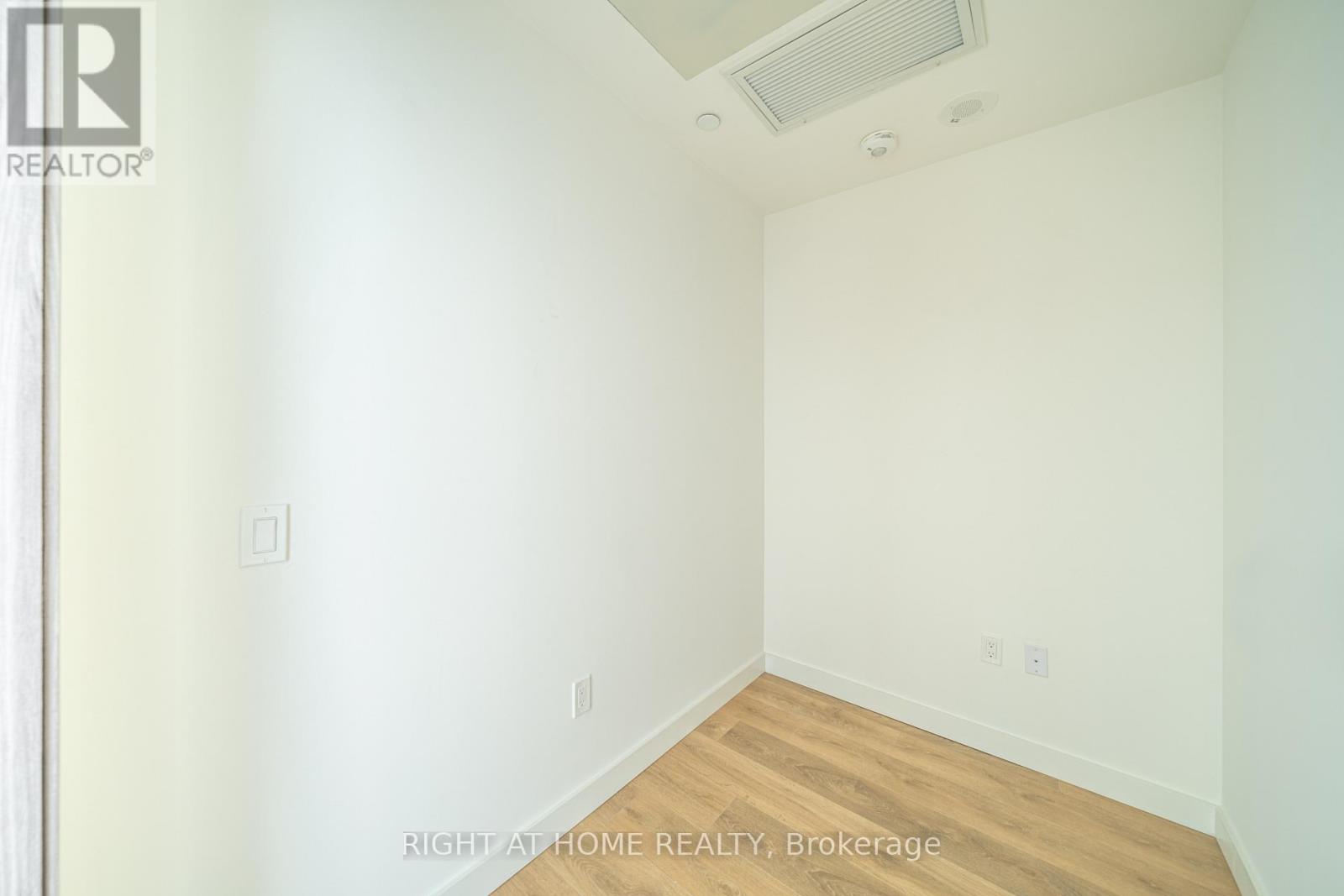 5606 - 1 Concord Cityplace Way, Toronto, Ontario  M5V 0X3 - Photo 29 - C13608492