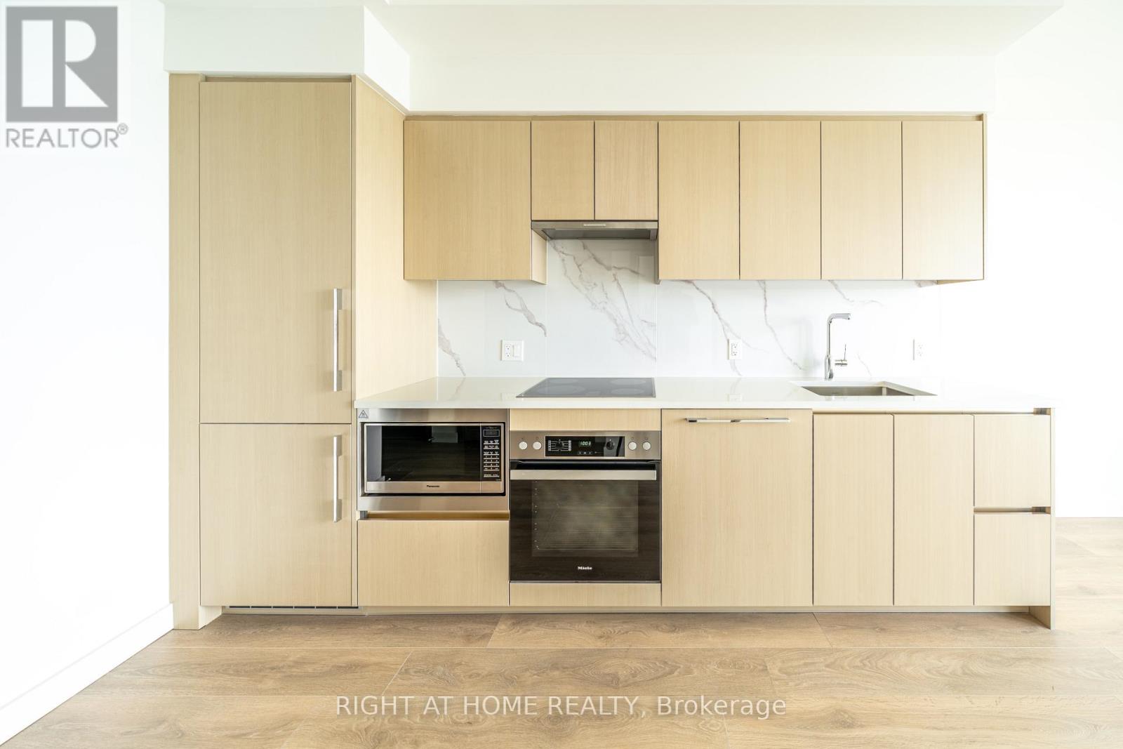 5606 - 1 Concord Cityplace Way, Toronto, Ontario  M5V 0X3 - Photo 3 - C13608492