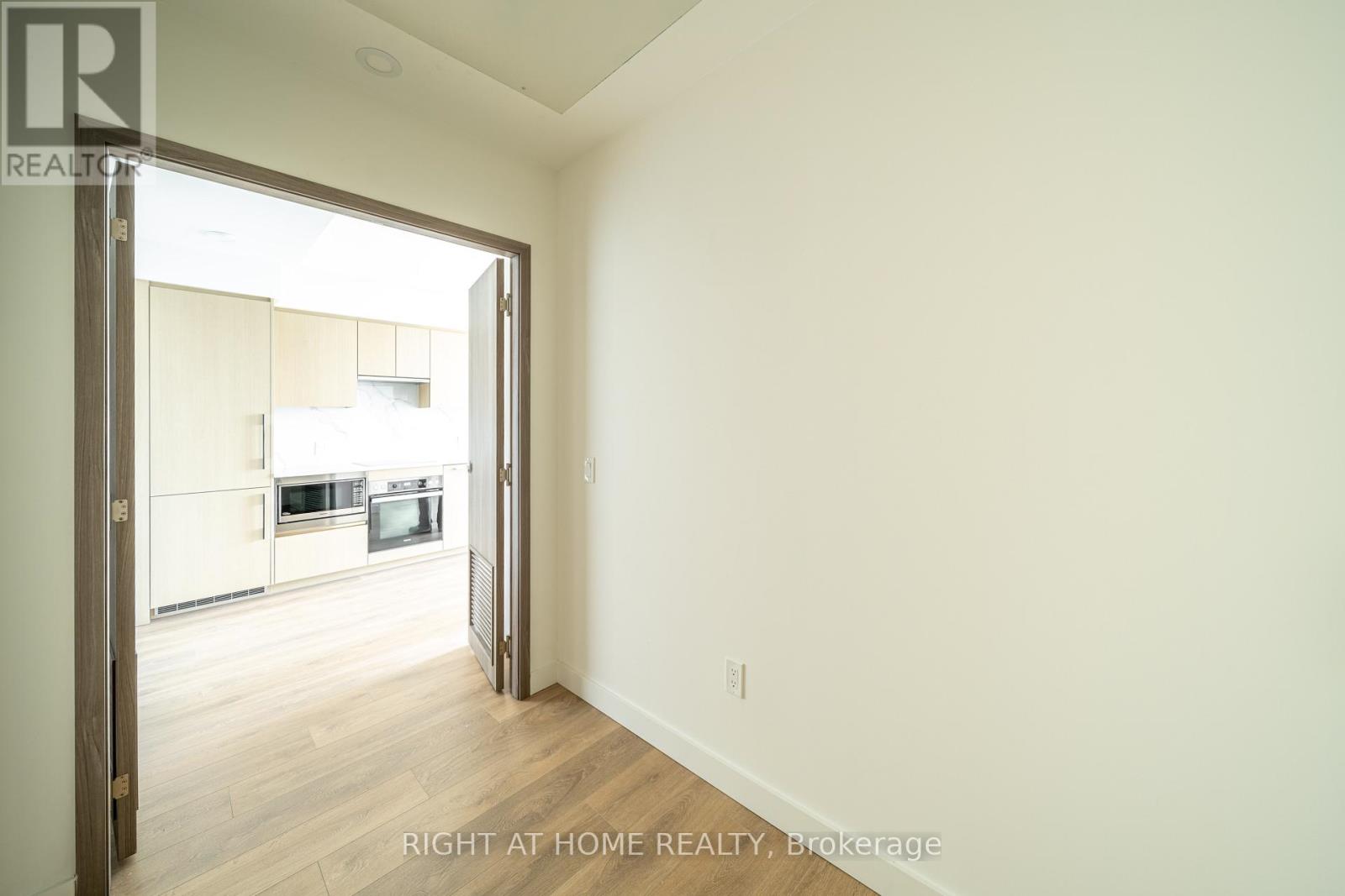 5606 - 1 Concord Cityplace Way, Toronto, Ontario  M5V 0X3 - Photo 30 - C13608492