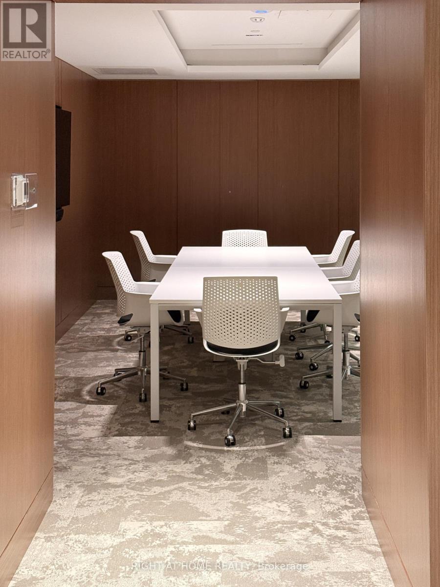 5606 - 1 Concord Cityplace Way, Toronto, Ontario  M5V 0X3 - Photo 42 - C13608492