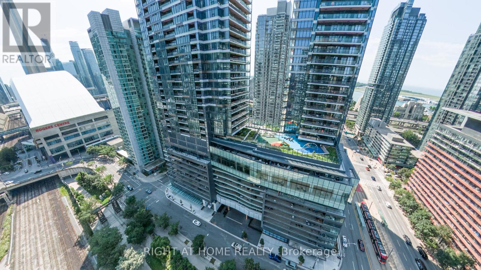 5606 - 1 Concord Cityplace Way, Toronto, Ontario  M5V 0X3 - Photo 46 - C13608492