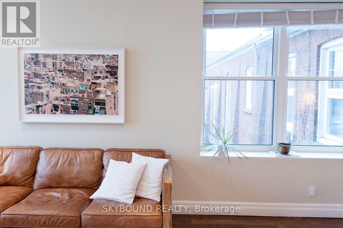 206 - 110 Hepbourne Street, Toronto, Ontario  M6H 1K5 - Photo 10 - C13608496