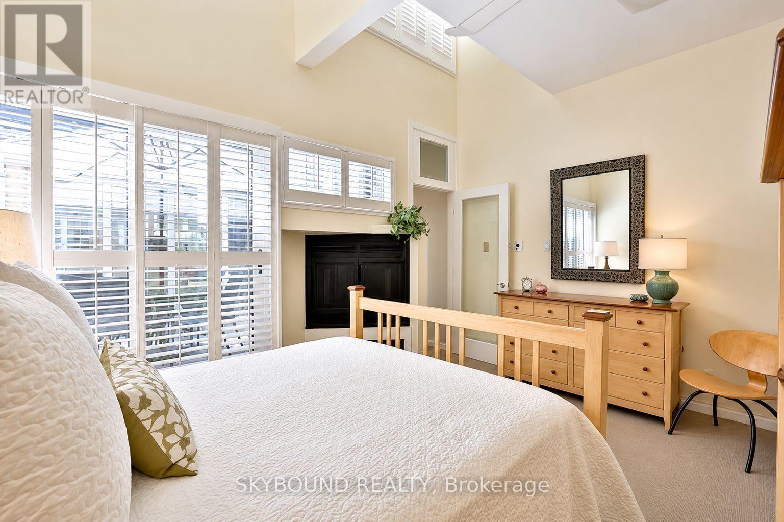 206 - 110 Hepbourne Street, Toronto, Ontario  M6H 1K5 - Photo 14 - C13608496