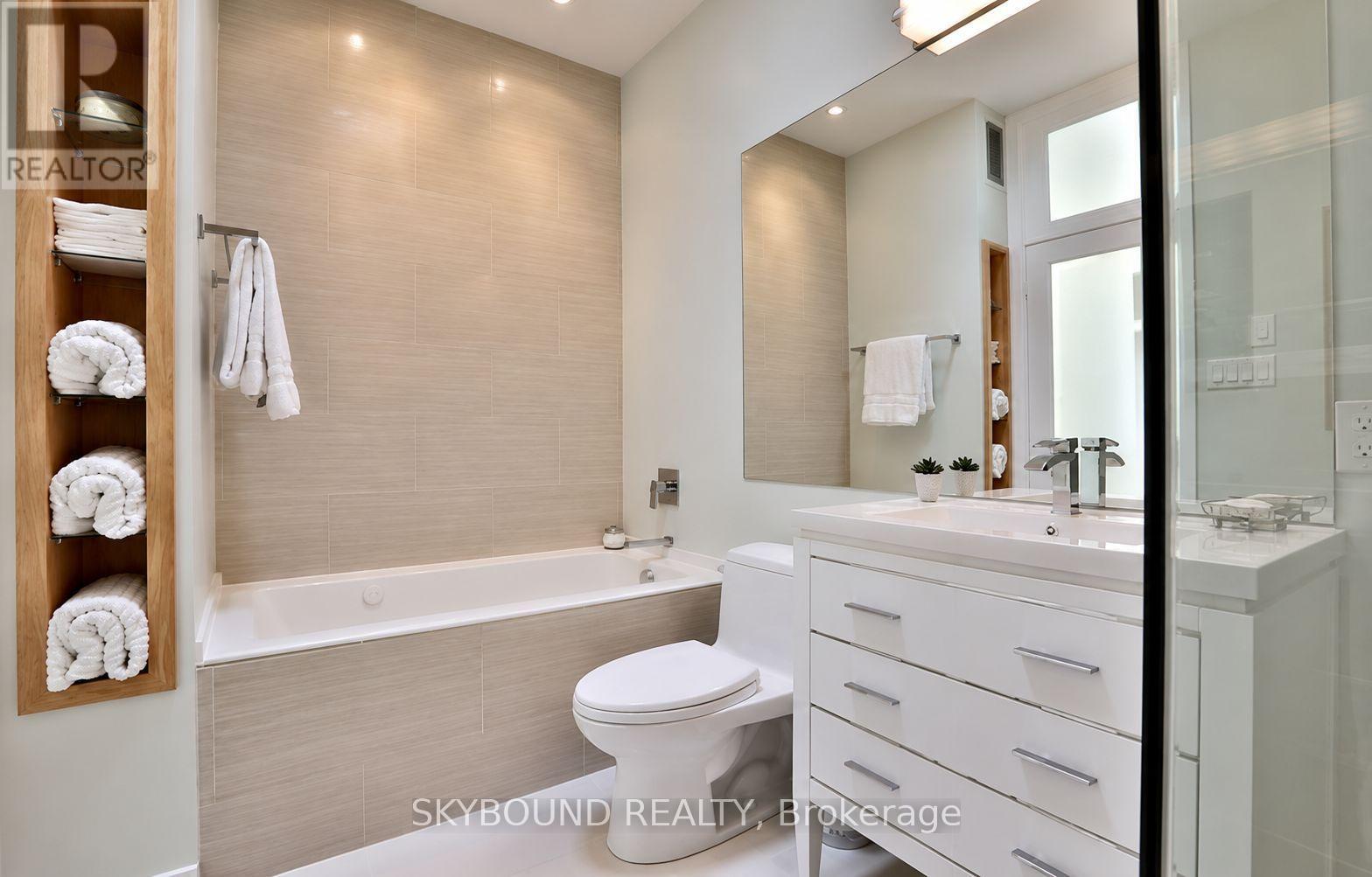 206 - 110 Hepbourne Street, Toronto, Ontario  M6H 1K5 - Photo 16 - C13608496