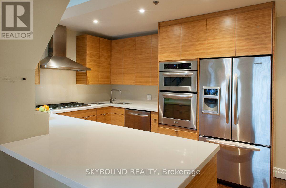 206 - 110 Hepbourne Street, Toronto, Ontario  M6H 1K5 - Photo 3 - C13608496