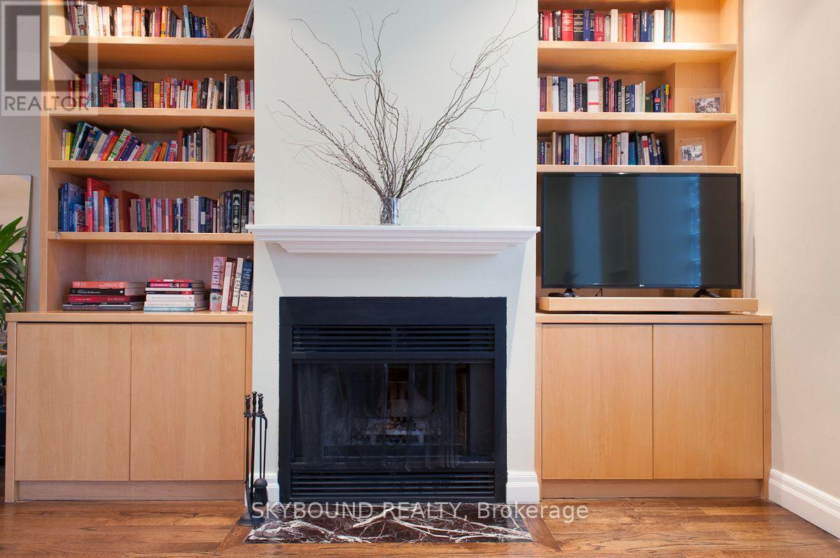 206 - 110 Hepbourne Street, Toronto, Ontario  M6H 1K5 - Photo 9 - C13608496