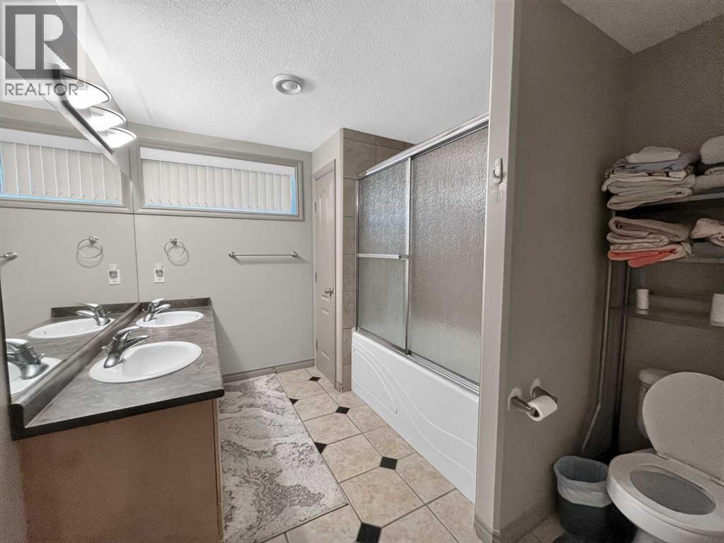12605 Lakeshore Drive, Grande Prairie, Alberta  T8X 8C6 - Photo 33 - A2327964