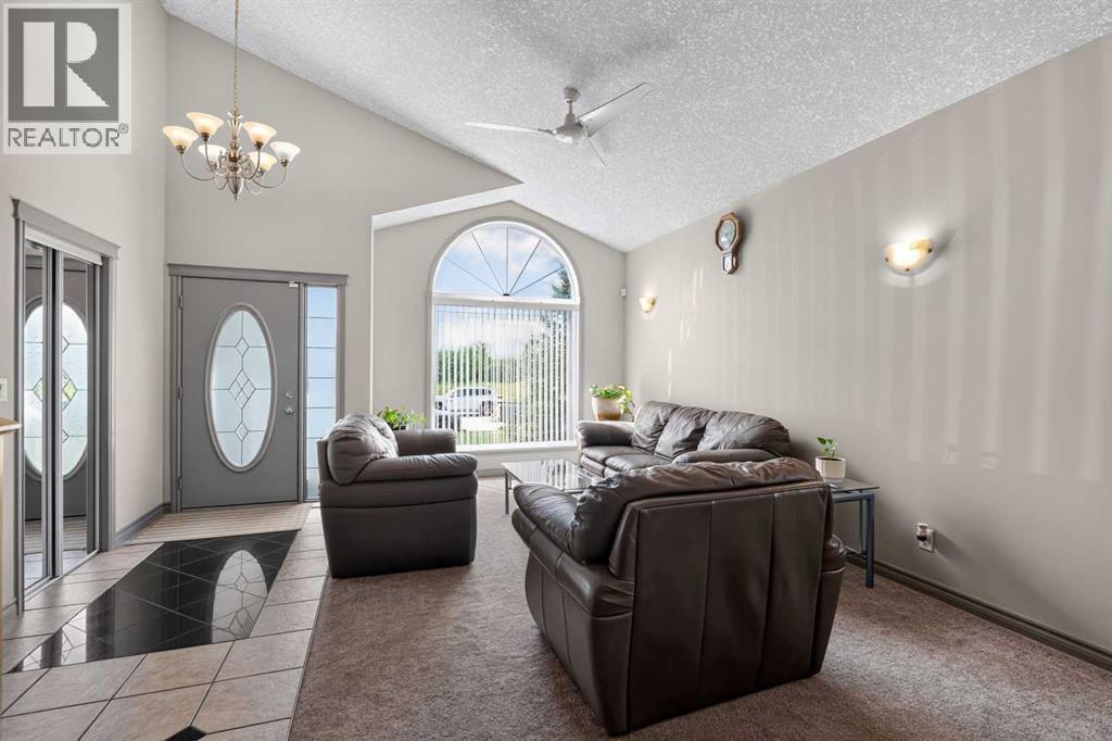 12605 Lakeshore Drive, Grande Prairie, Alberta  T8X 8C6 - Photo 6 - A2327964