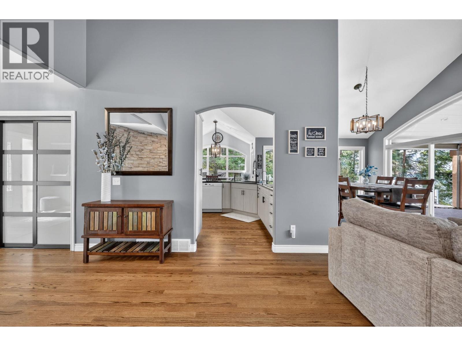 6650 Finch Road, Lake Country, British Columbia  V4V 1M9 - Photo 9 - 10388282