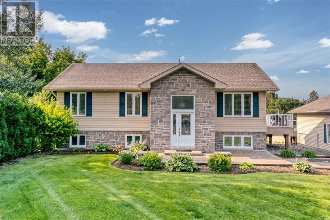 9 Rollande Street, Markstay, Ontario  P0M 2G0 - Photo 2 - 2129390