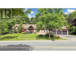 45 PINENEEDLE DRIVE, Aurora, Ontario