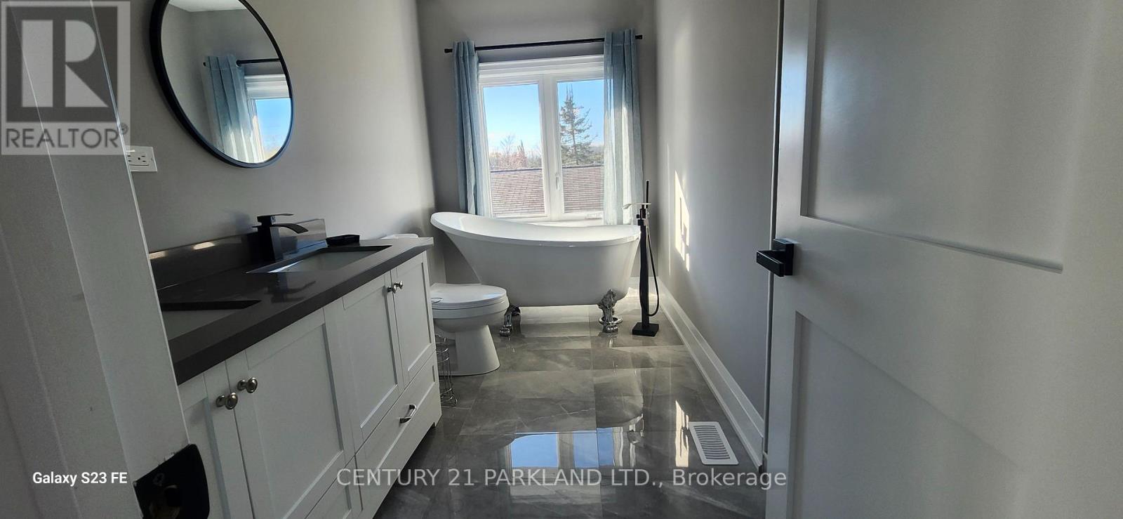 15 Stanley Avenue, Oro-Medonte, Ontario  L0L 1T0 - Photo 23 - S13608476
