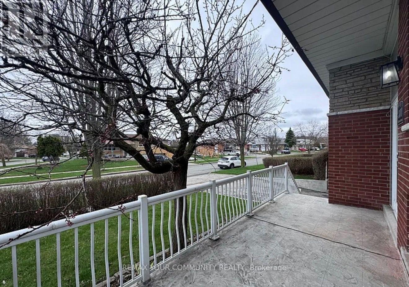 Upper - 300 Driftwood Avenue, Toronto, Ontario  M3N 2P1 - Photo 5 - W13551322