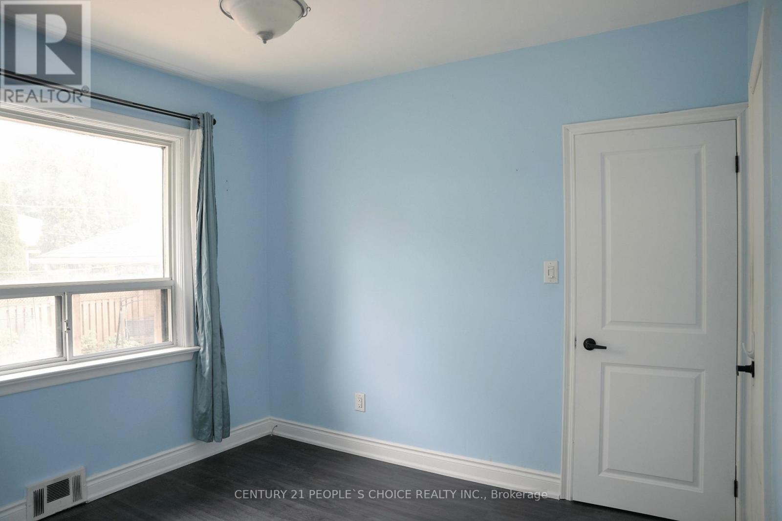 7 North Heights Road, Toronto, Ontario  M9B 2T2 - Photo 12 - W13608382