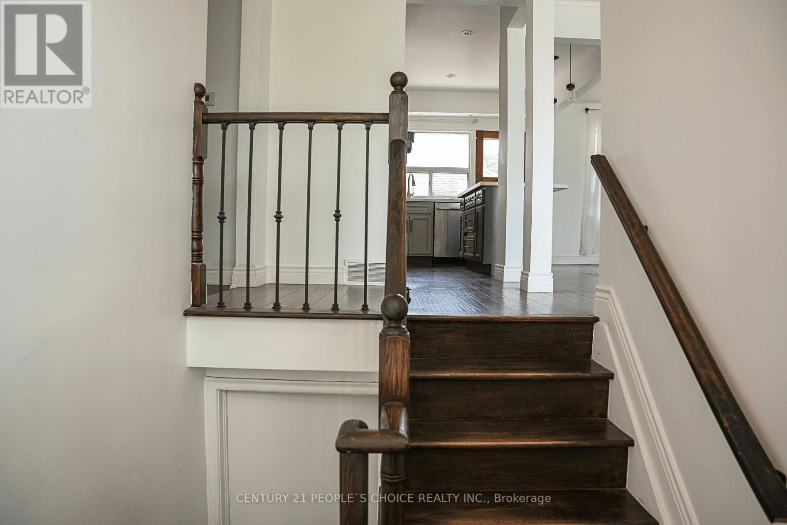 7 North Heights Road, Toronto, Ontario  M9B 2T2 - Photo 14 - W13608382