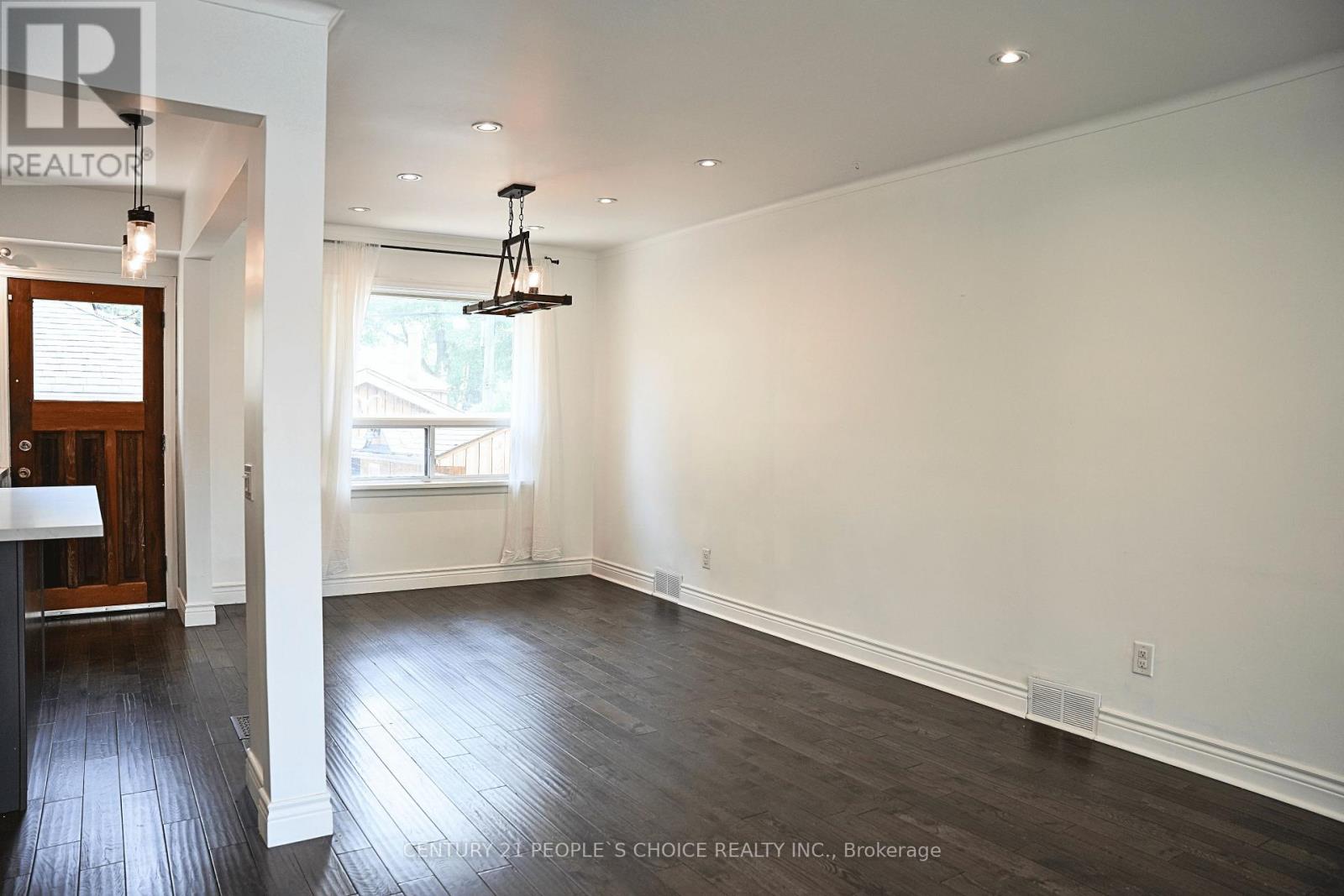 7 North Heights Road, Toronto, Ontario  M9B 2T2 - Photo 3 - W13608382