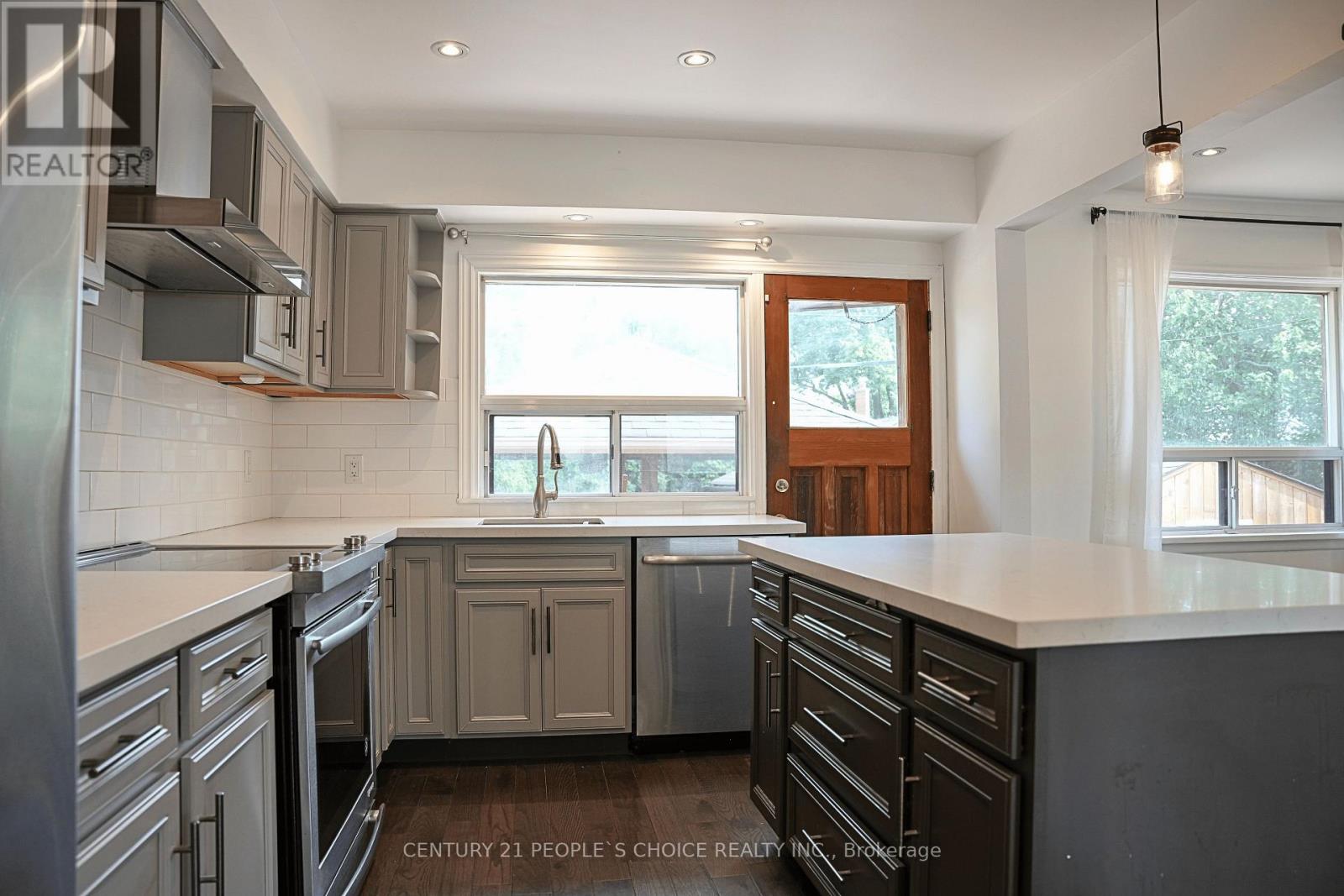 7 North Heights Road, Toronto, Ontario  M9B 2T2 - Photo 5 - W13608382