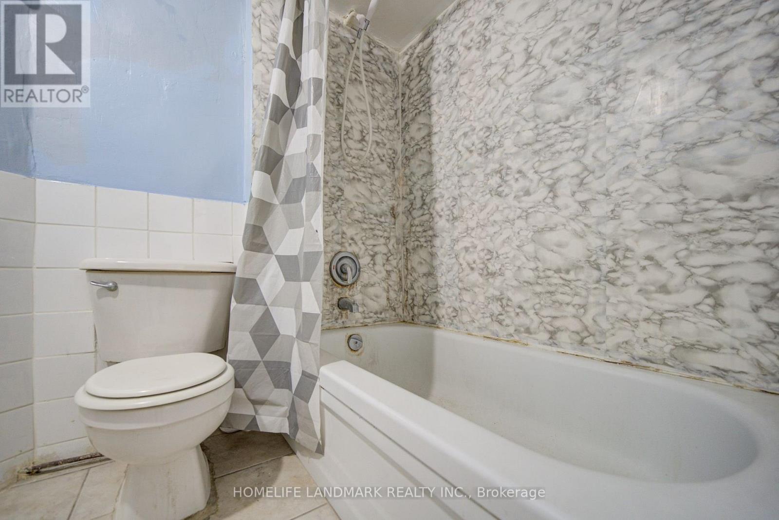19 Armstrong Avenue, Toronto, Ontario  M6H 1V9 - Photo 12 - W13608400