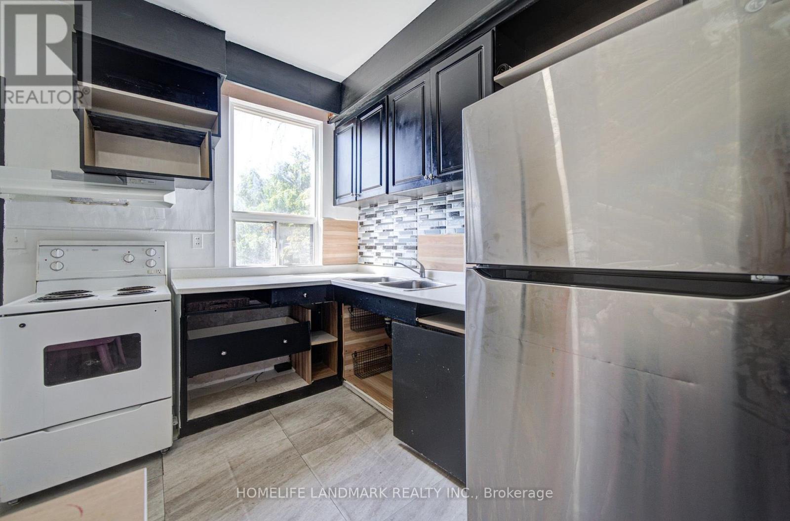 19 Armstrong Avenue, Toronto, Ontario  M6H 1V9 - Photo 7 - W13608400
