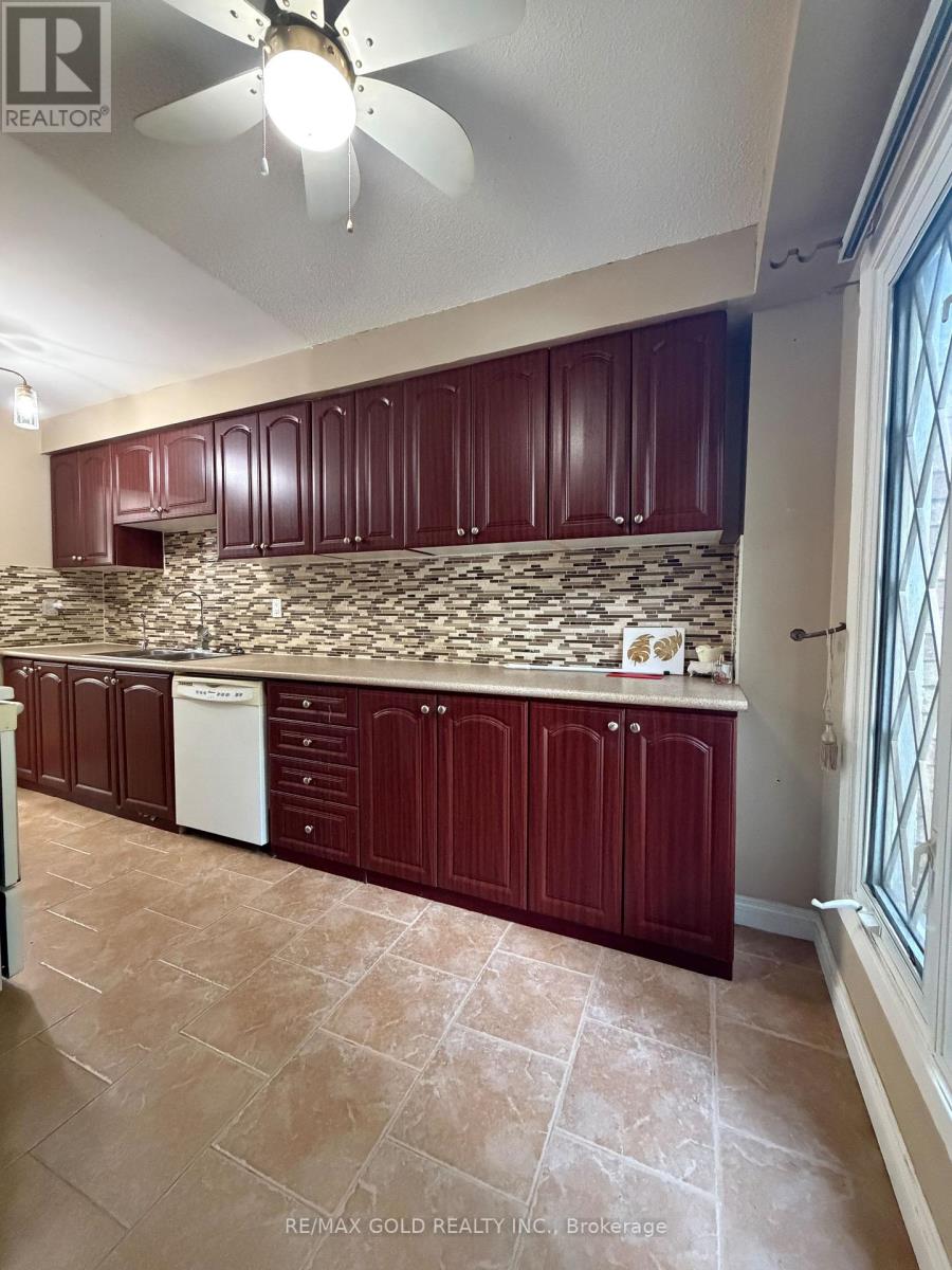 Main - 38 Carter Drive, Brampton, Ontario  L6V 3N5 - Photo 6 - W13608434