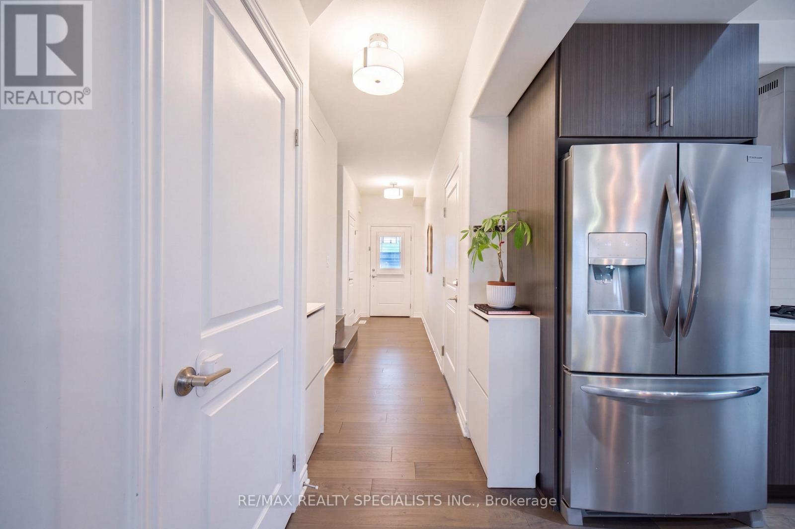 27 Harmony Way, Thorold, Ontario  L2V 0B6 - Photo 4 - X13608348