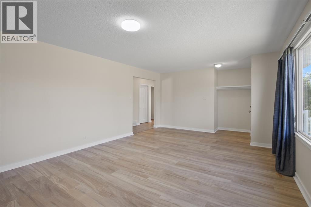 11 Oxbow Street, Red Deer, Alberta  T4N 5C3 - Photo 7 - A2329519