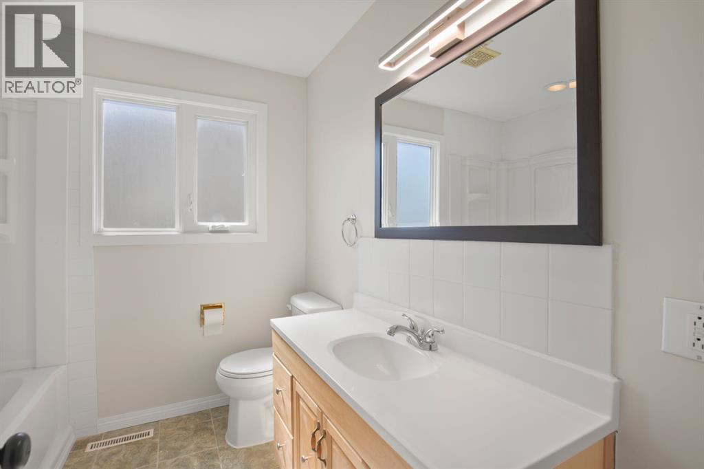 11 Oxbow Street, Red Deer, Alberta  T4N 5C3 - Photo 13 - A2329519