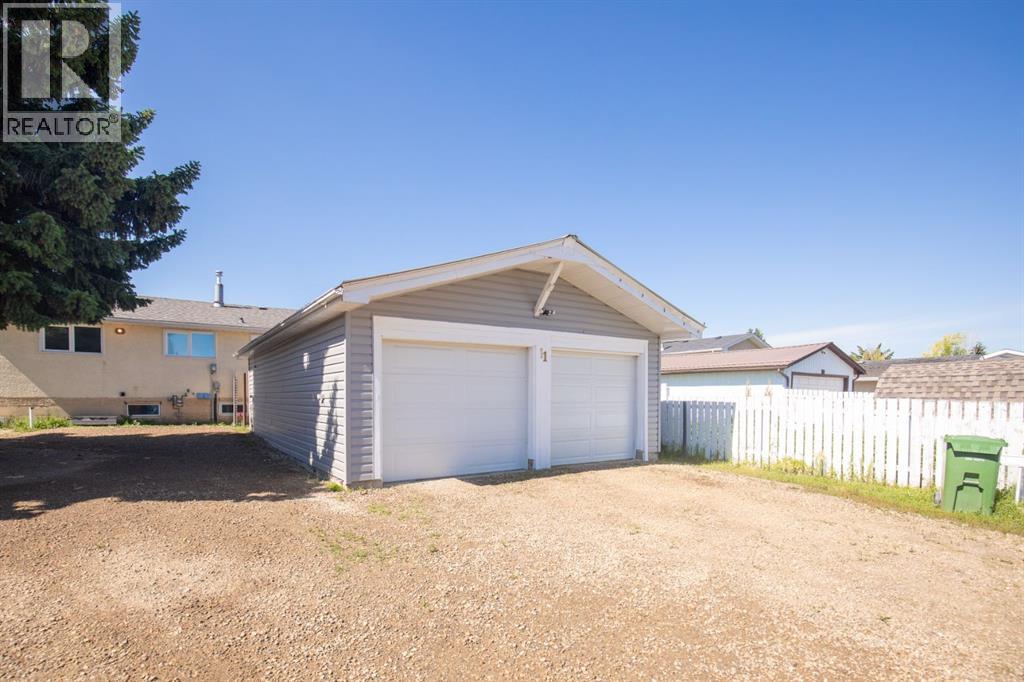 11 Oxbow Street, Red Deer, Alberta  T4N 5C3 - Photo 28 - A2329519