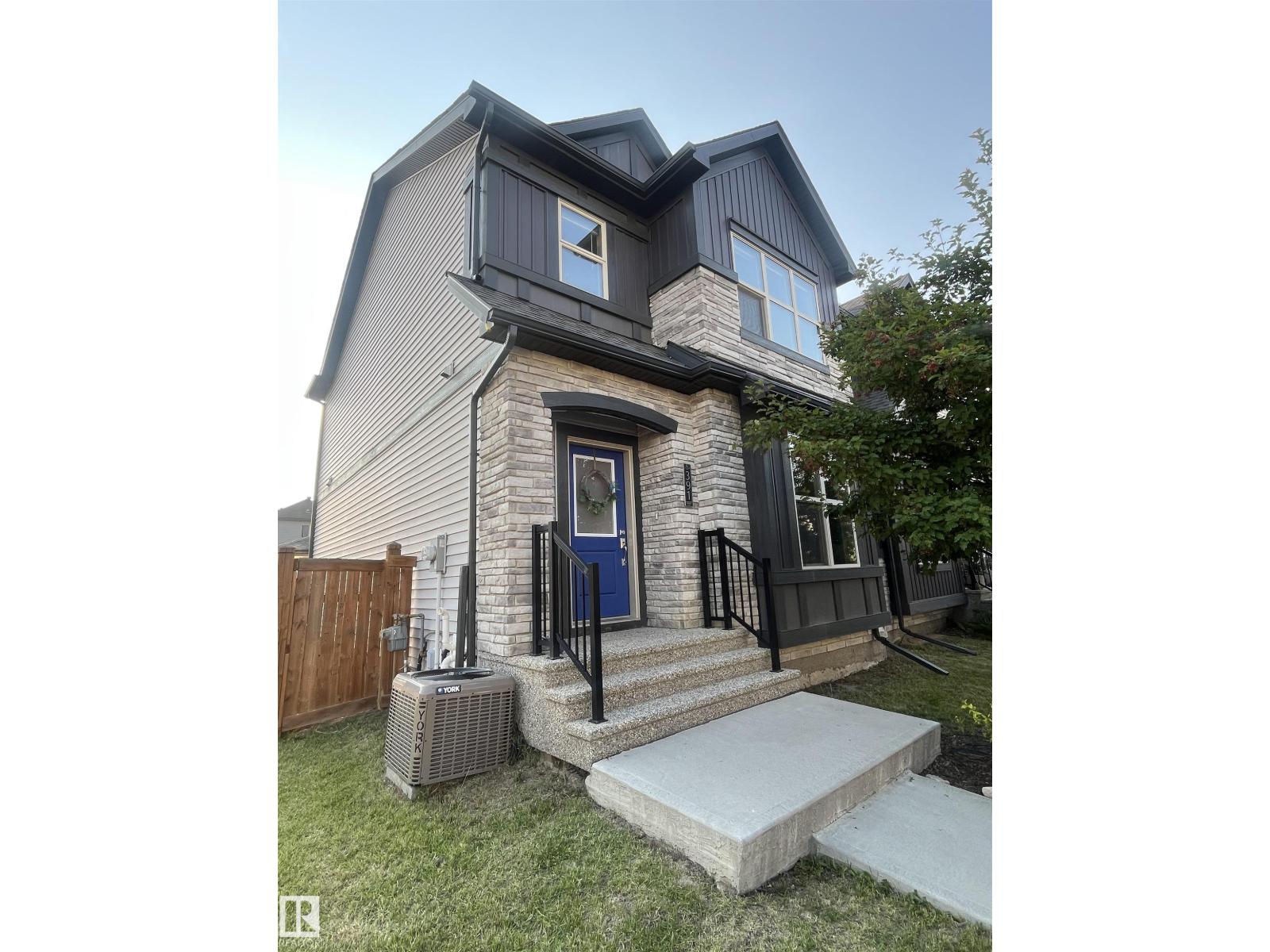 391 PIONEER RD, Spruce Grove, Alberta