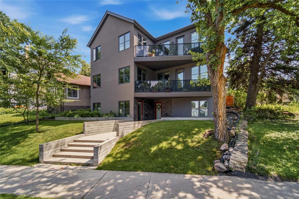 <h3>$569,900</h3><p>2 218 Enfield Crescent, Winnipeg, Manitoba</p>
