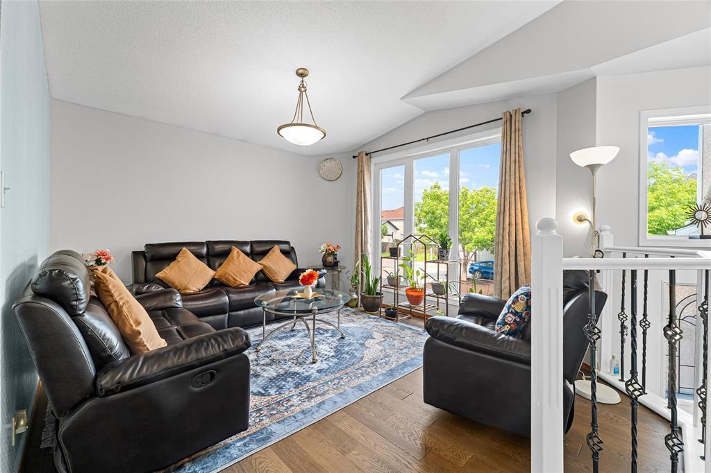 91 Langley Bay, Winnipeg, Manitoba  R3T 6C8 - Photo 4 - 202618686