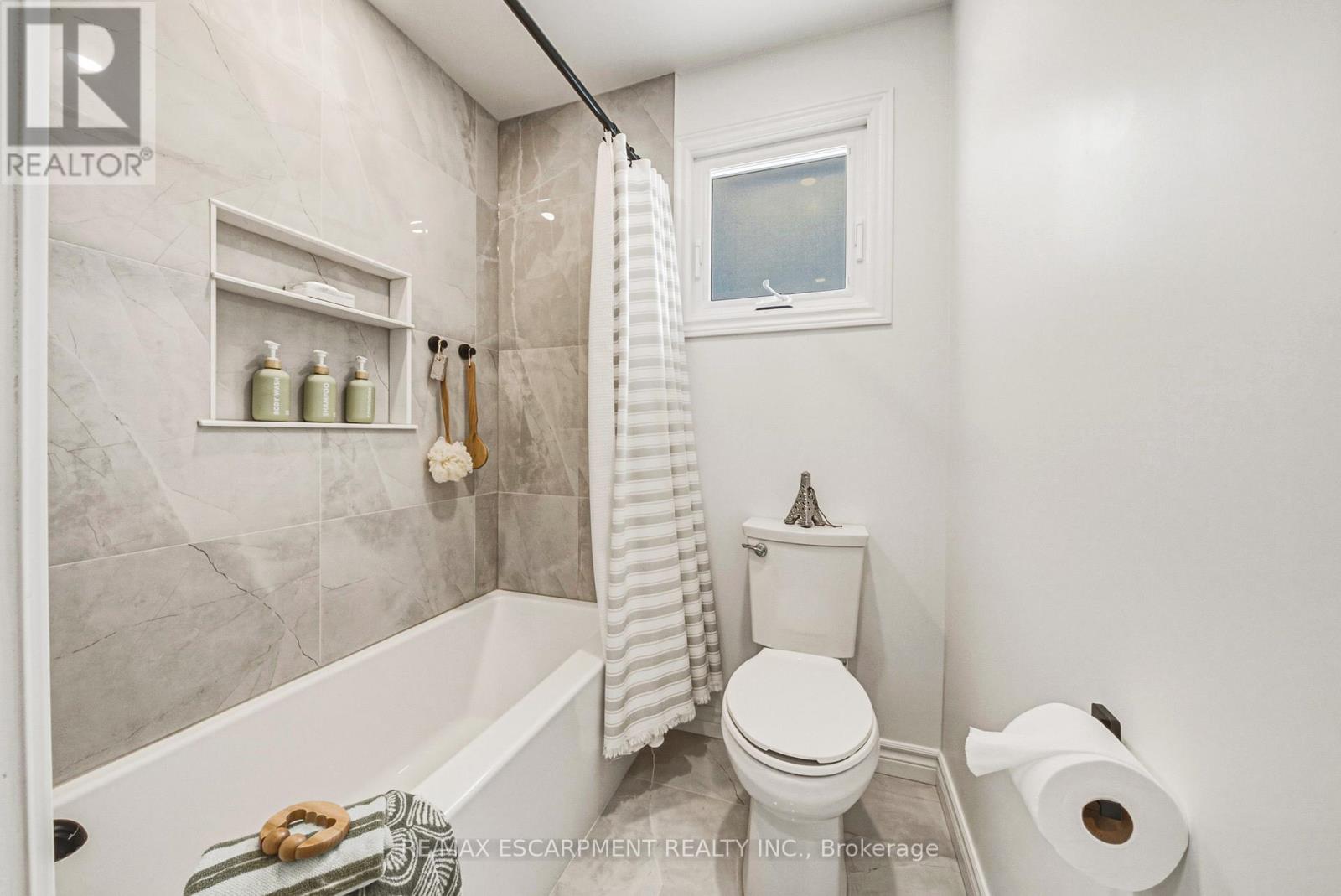 742 Francis Road, Burlington, Ontario  L7T 4A3 - Photo 17 - W13484698